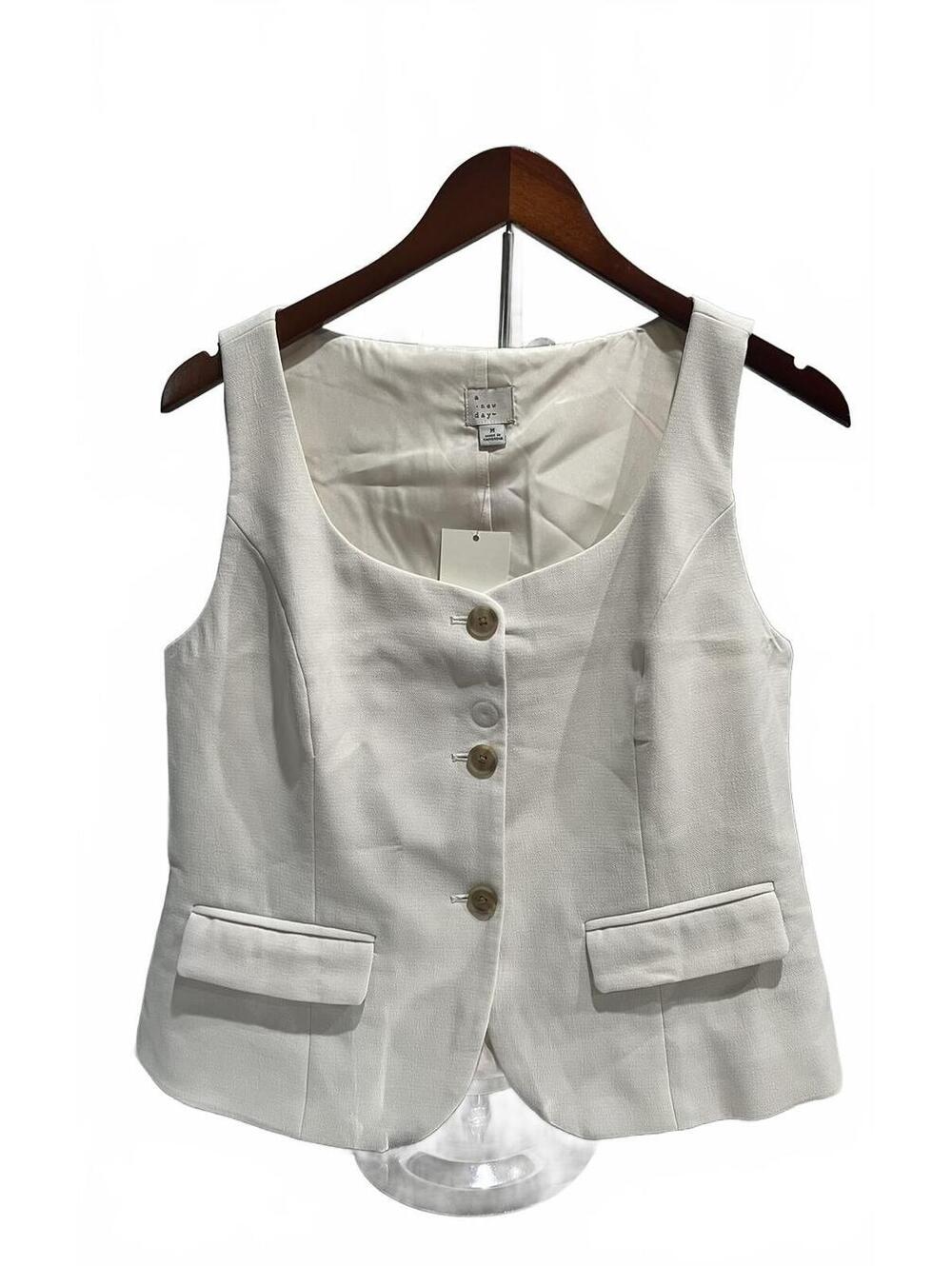 Women’s Signature Crepe Scoop Vest - A New Day Cream Medium (M) - NWT Sleeveless